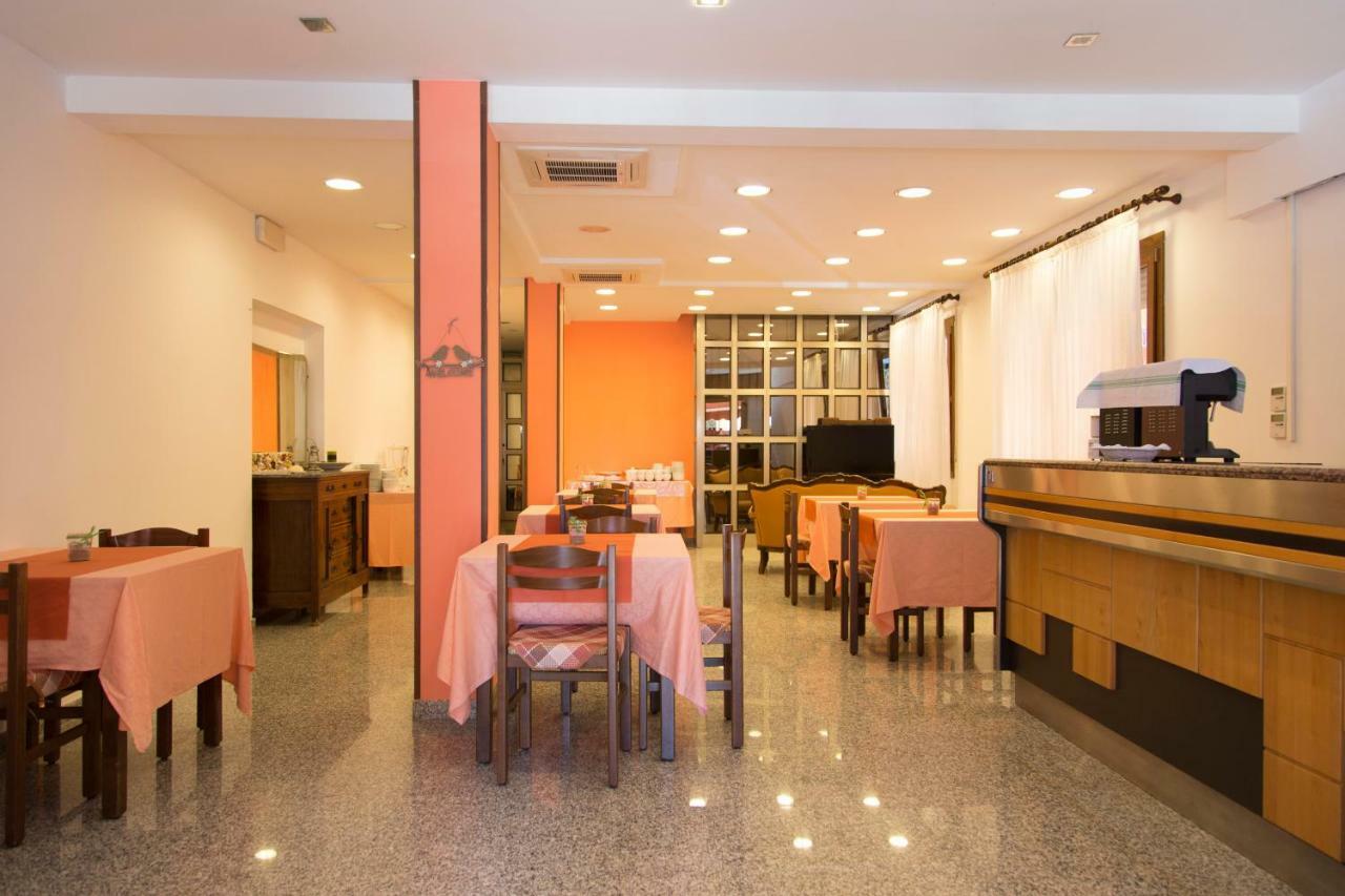 Albergo Felice Соттомарина Экстерьер фото
